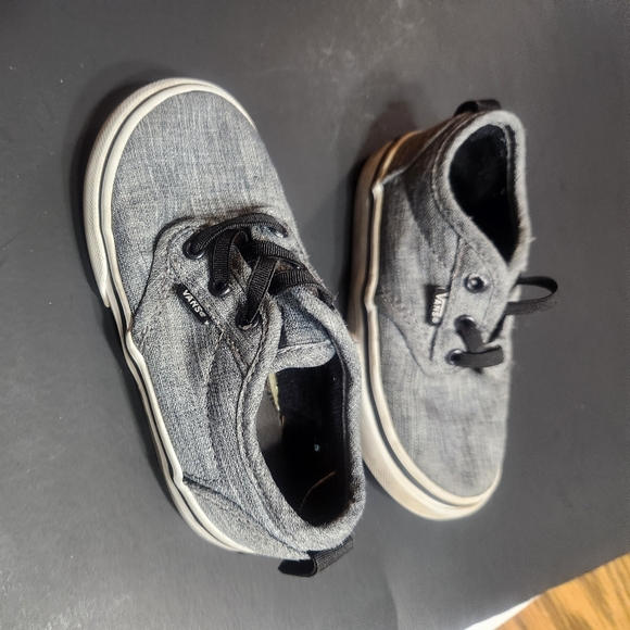 Vans - Picture 1 of 5
